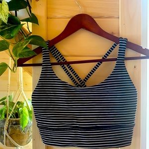 Lululemon sports bra